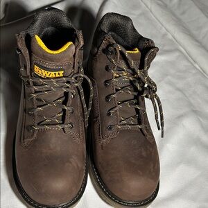 DeWalt Brown Women's Slippers